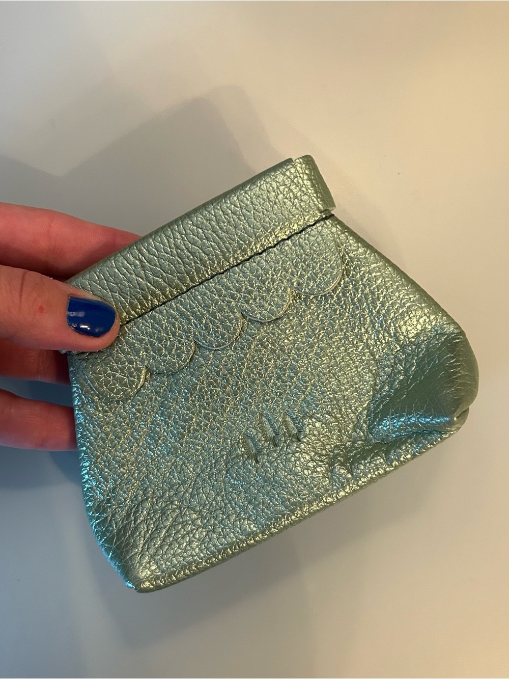 Portland Leather Goods Green Metallic Scallop Leather Coin Penny Pouch - Picture 9 of 9